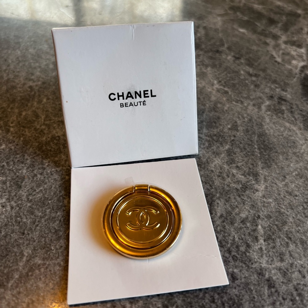 *NEW* Chanel Gold Phone Ring